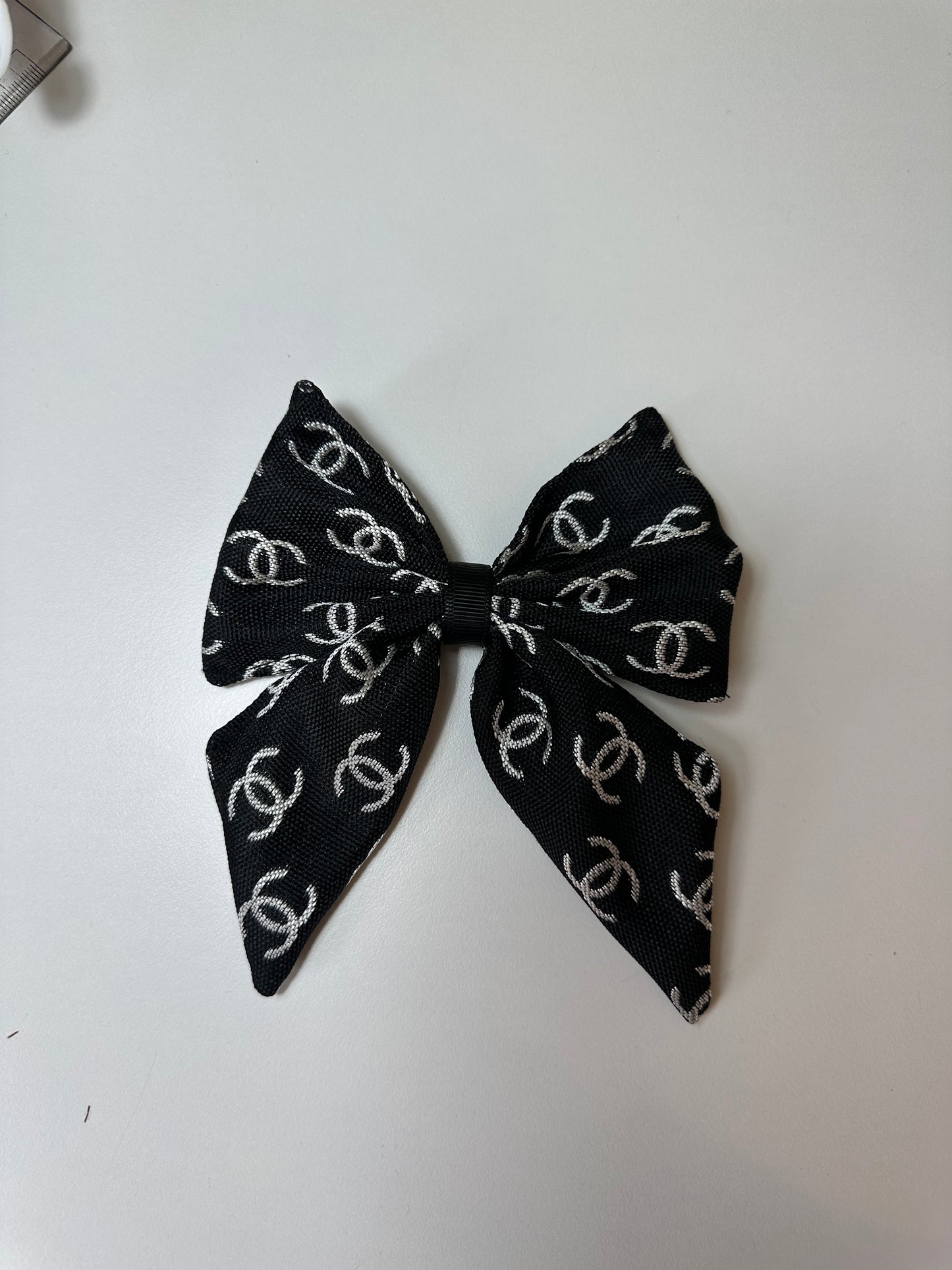 Bow - Luxury Black